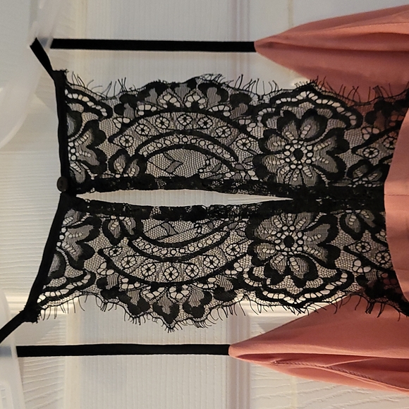 Women's Blouse - Picture 4 of 4